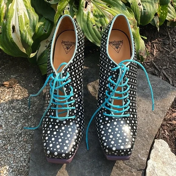 FLUEVOG - John Fluevog shoes bought at the original store in Vancouver, BC. - Picture 2 of 10